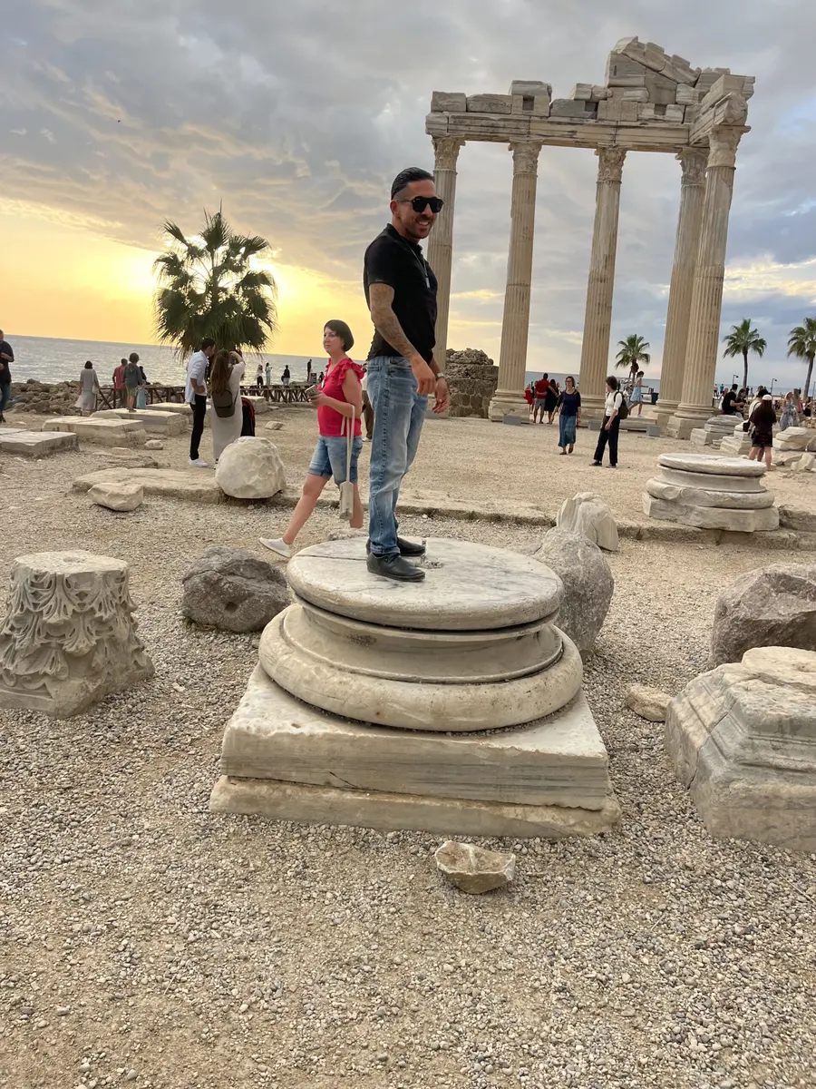 Alpa Abi am Apollon-Tempel in Side