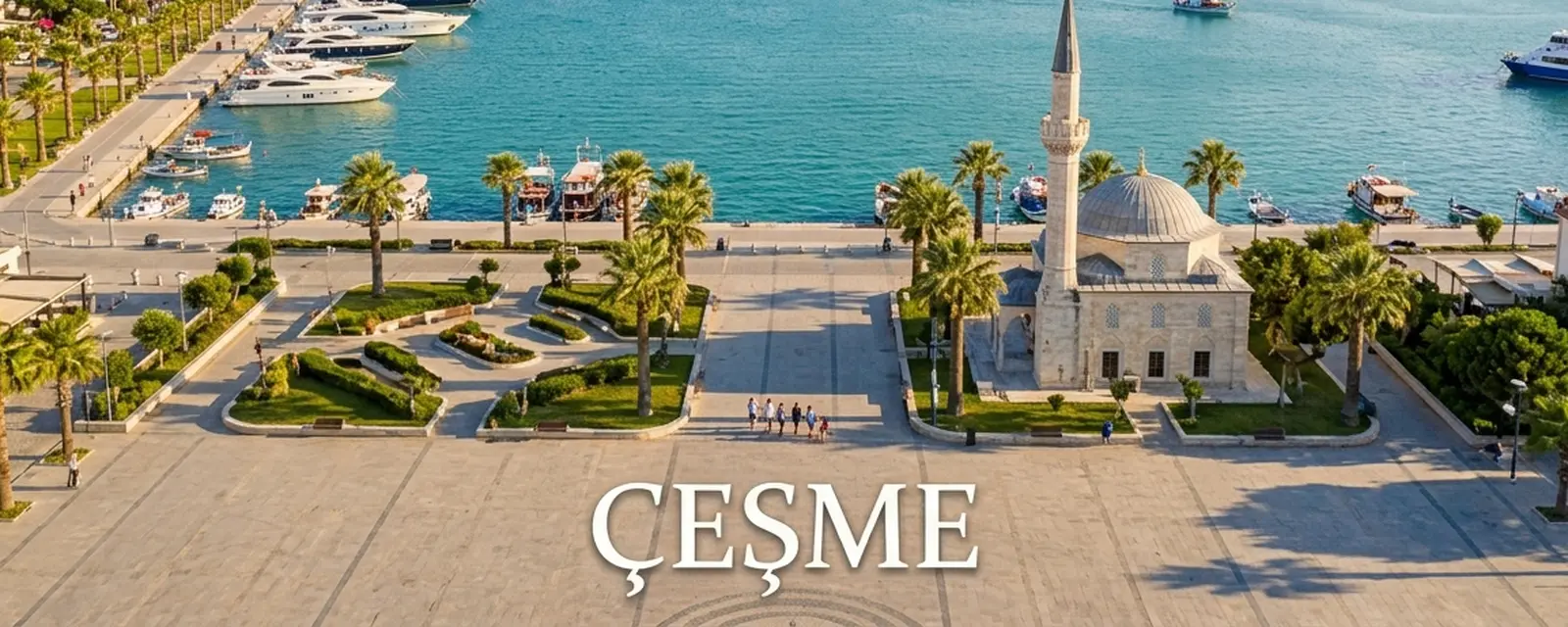 Çeşme mit Moschee und Hafen